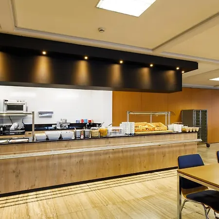 Отель Olympiaworld-Landessportzentrum 2*